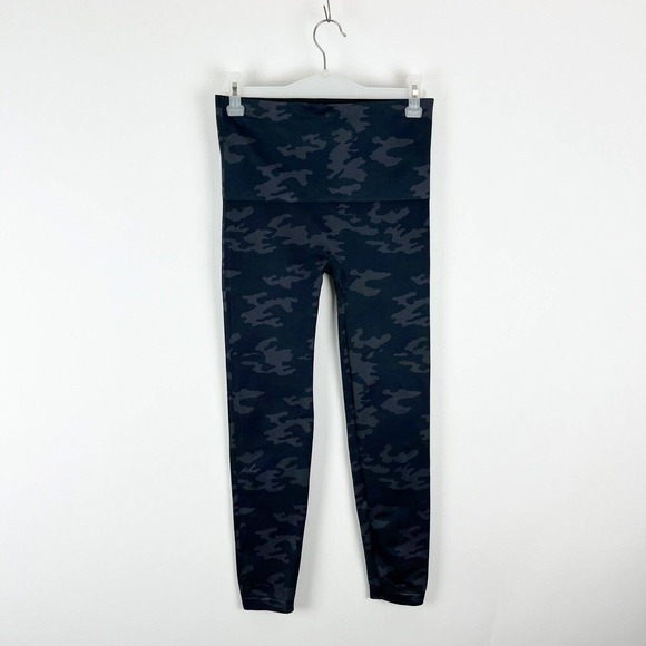 Spanx Seamless High Waisted Black Camo Leggings Size XL - Picture 3 of 12
